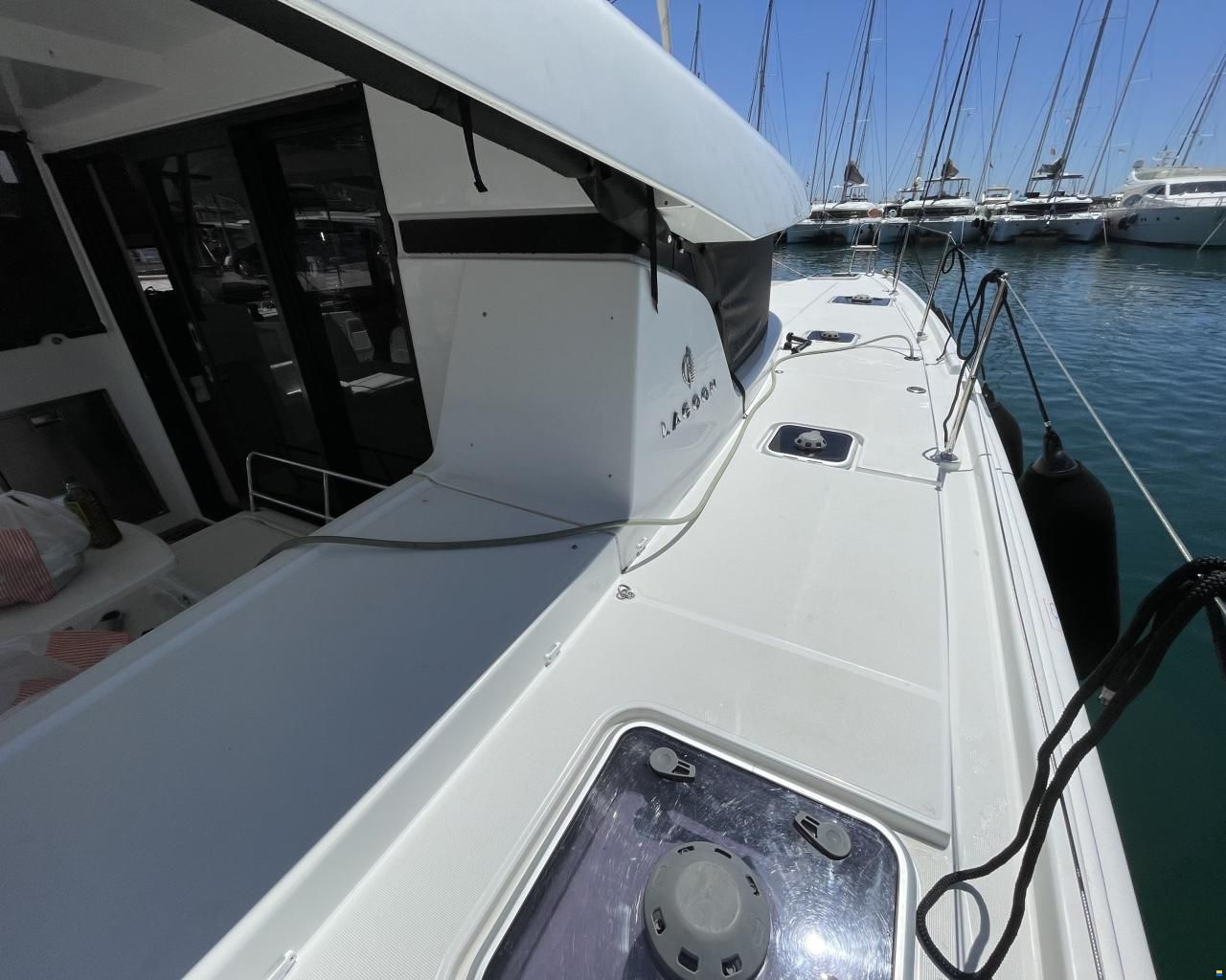 Lagoon 42