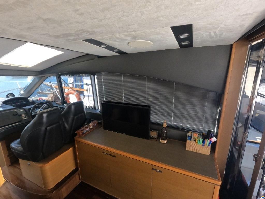 Princess V48 DECK SALOON (3. CABIN LAYOUT)