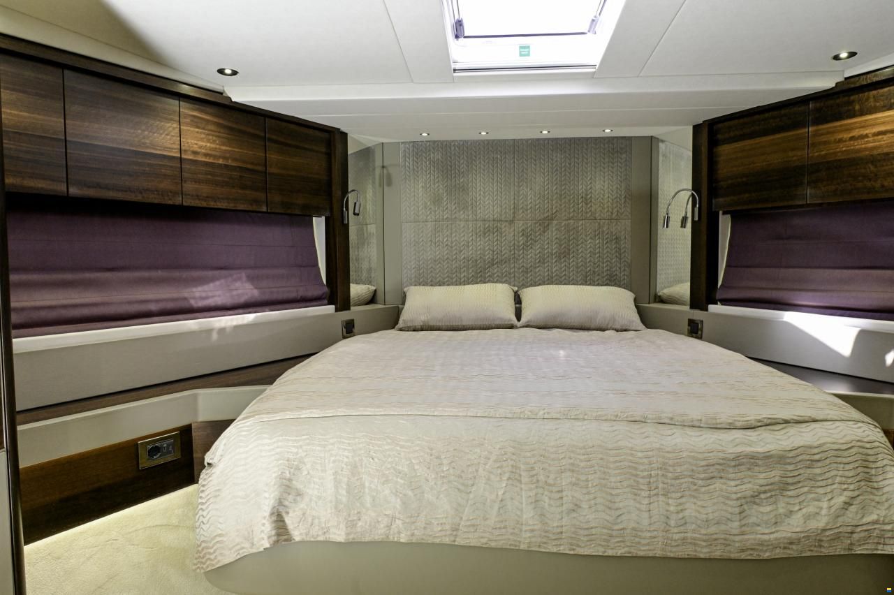 Sunseeker 76 Yacht
