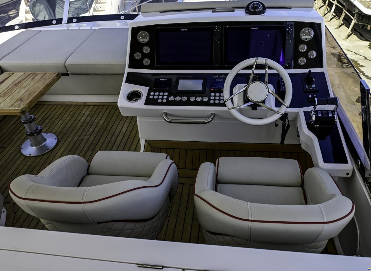 Sunseeker 76 Yacht