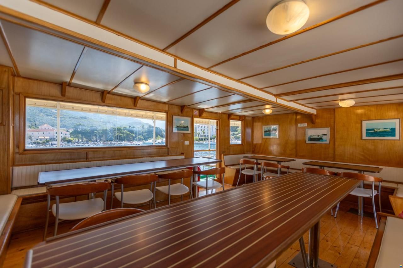VOGA PASSENGER TOURIST SHIP