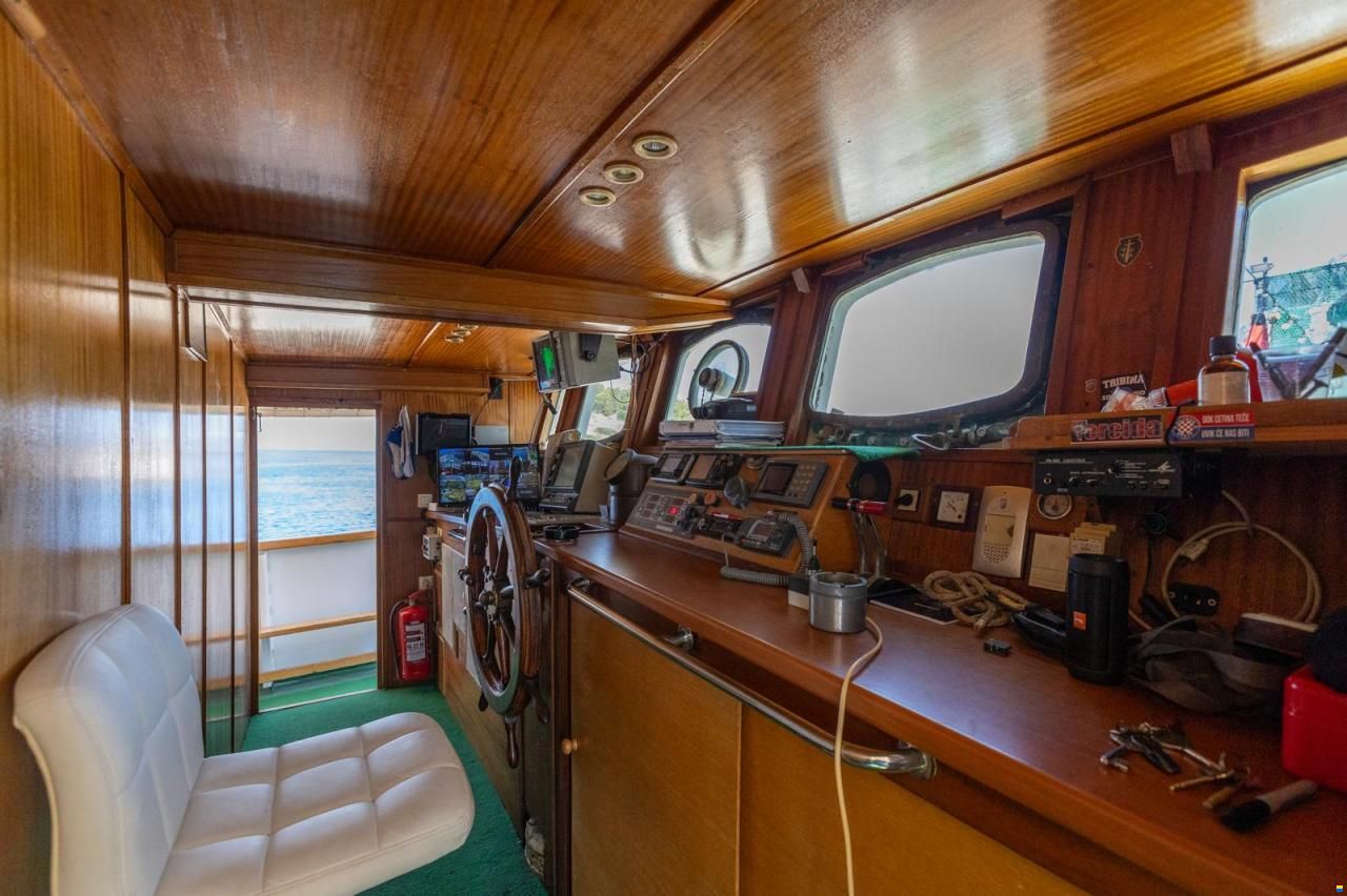 VOGA PASSENGER TOURIST SHIP