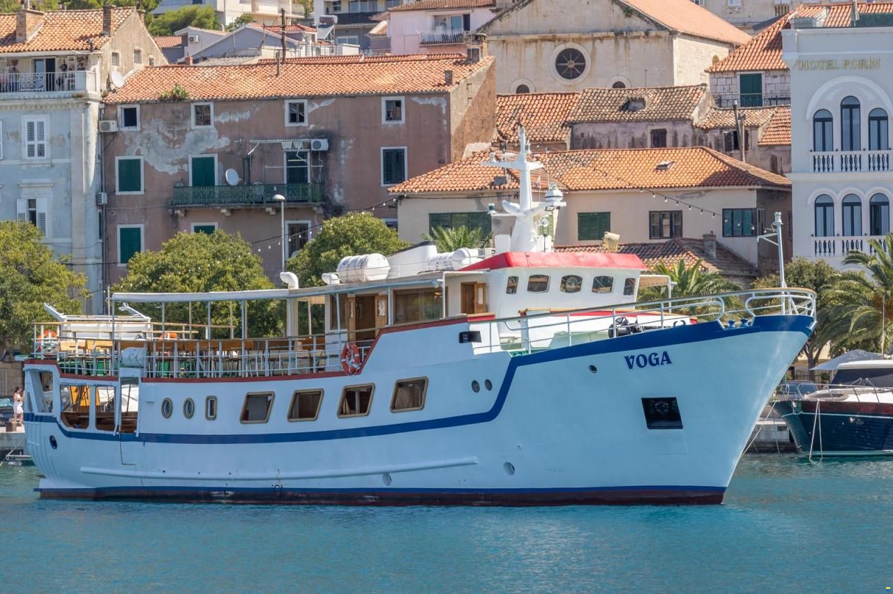 VOGA PASSENGER TOURIST SHIP