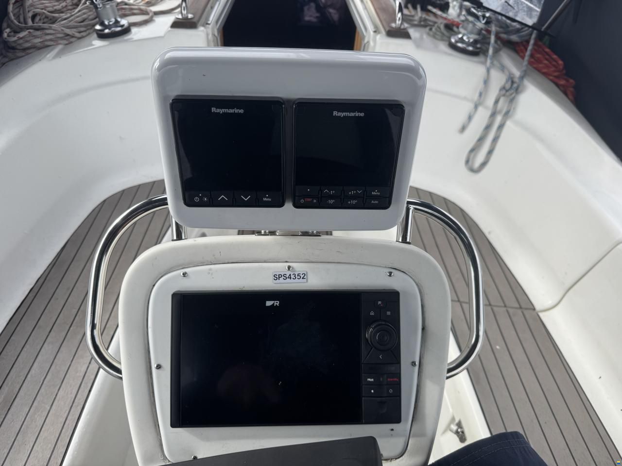 Bavaria 32