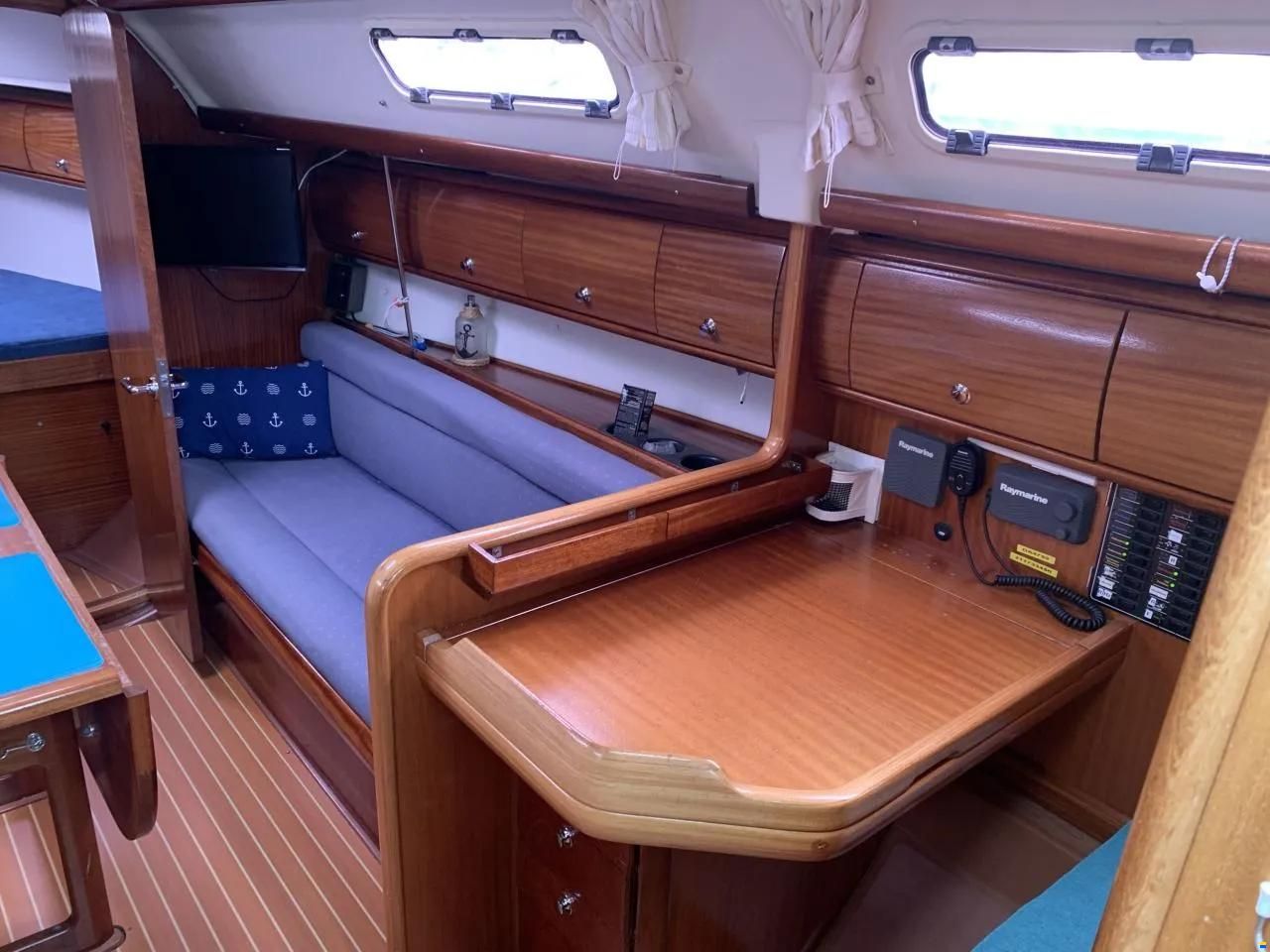 Bavaria 32
