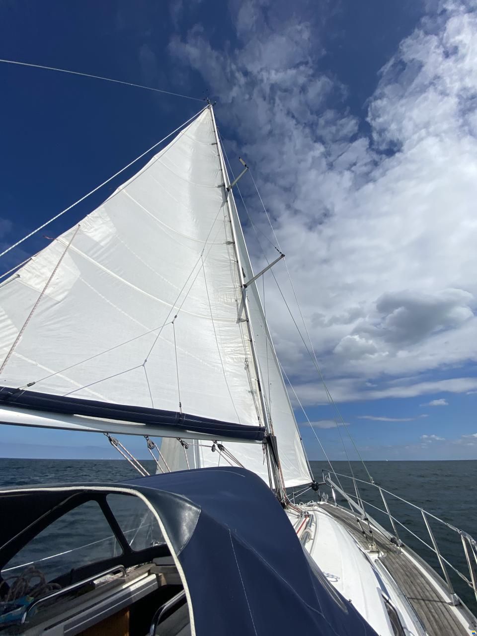 Bavaria 32