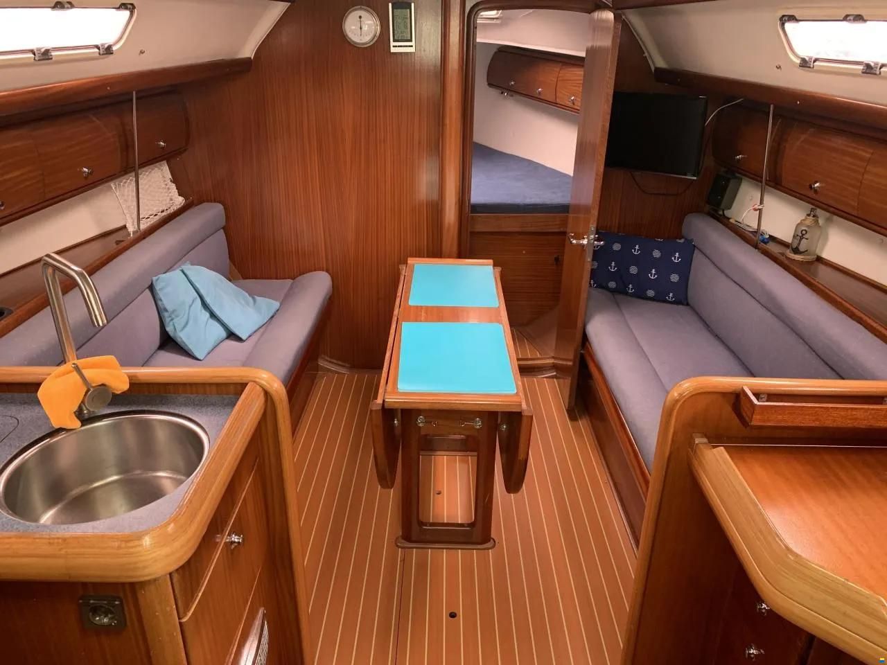Bavaria 32