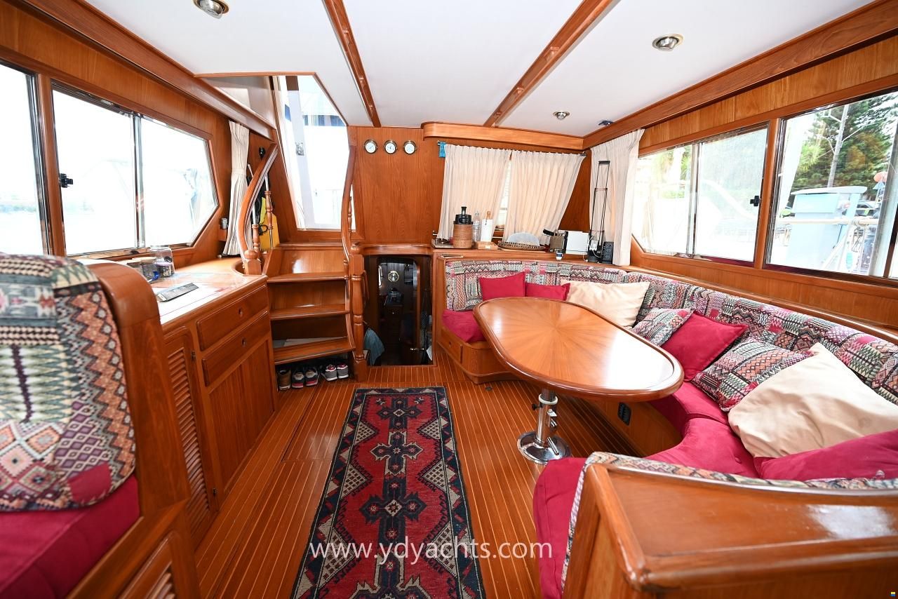 Marine Trader 44 Sundeck
