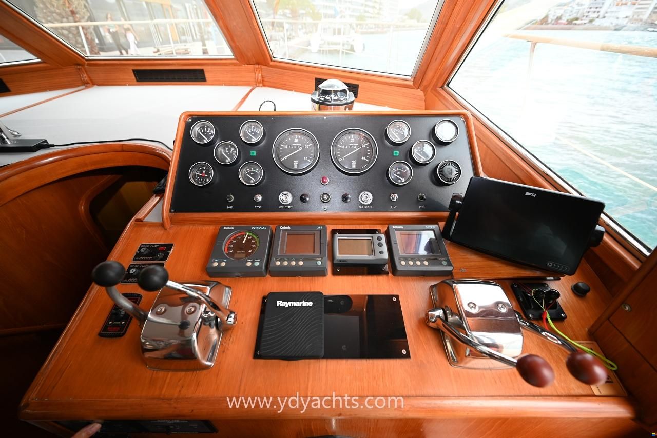 Marine Trader 44 Sundeck
