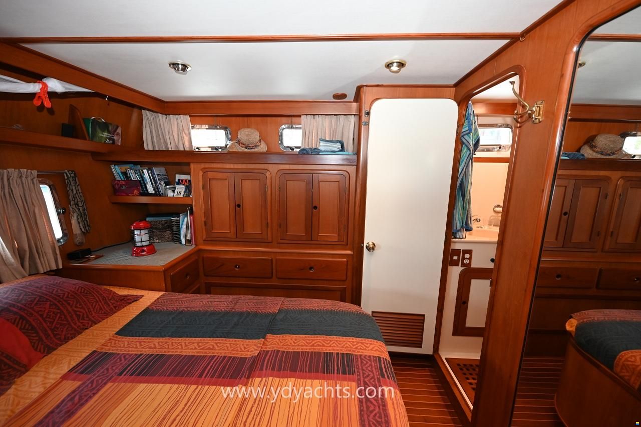 Marine Trader 44 Sundeck