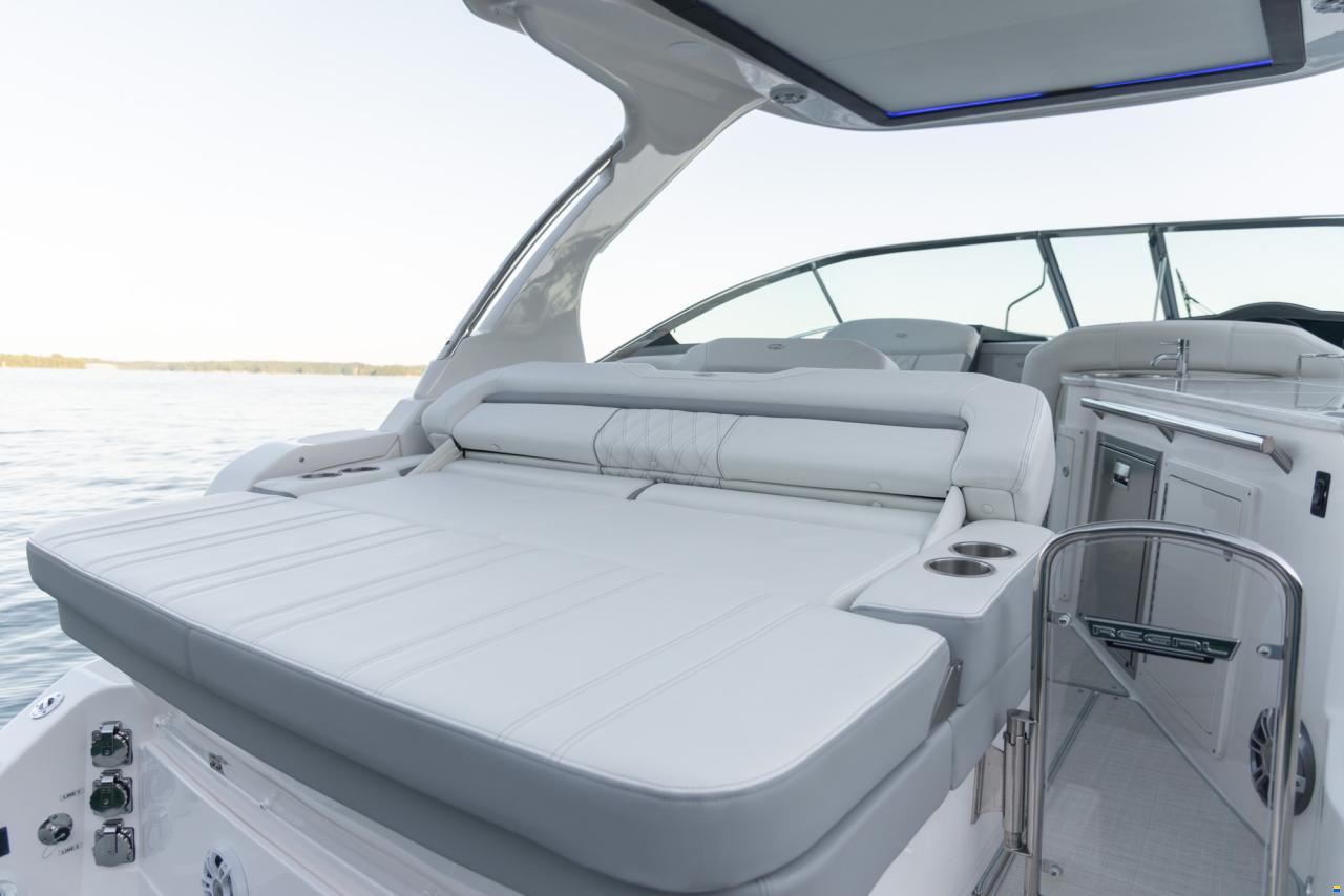 Regal 33 Express