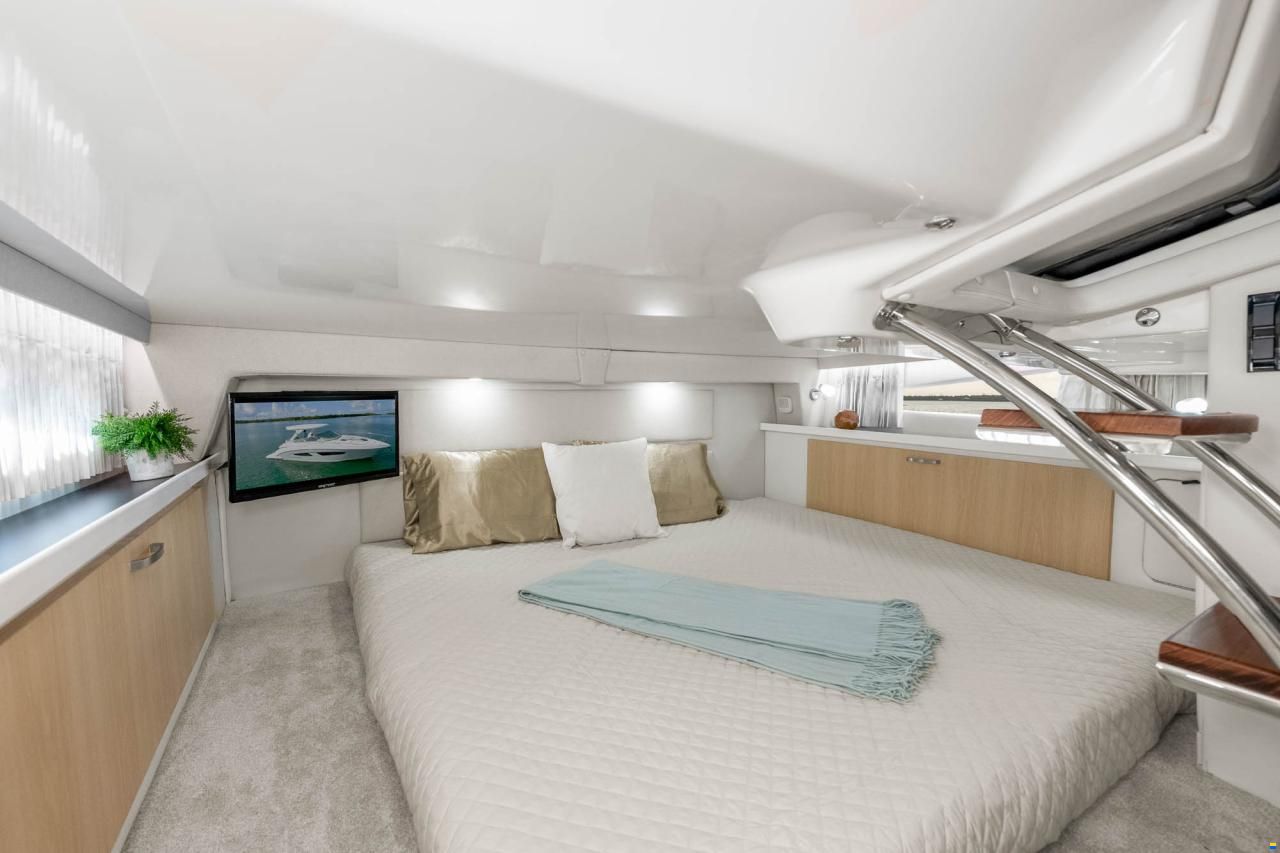 Regal 33 Express