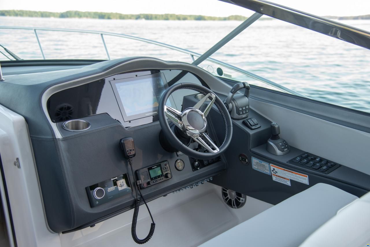 Regal 33 Express