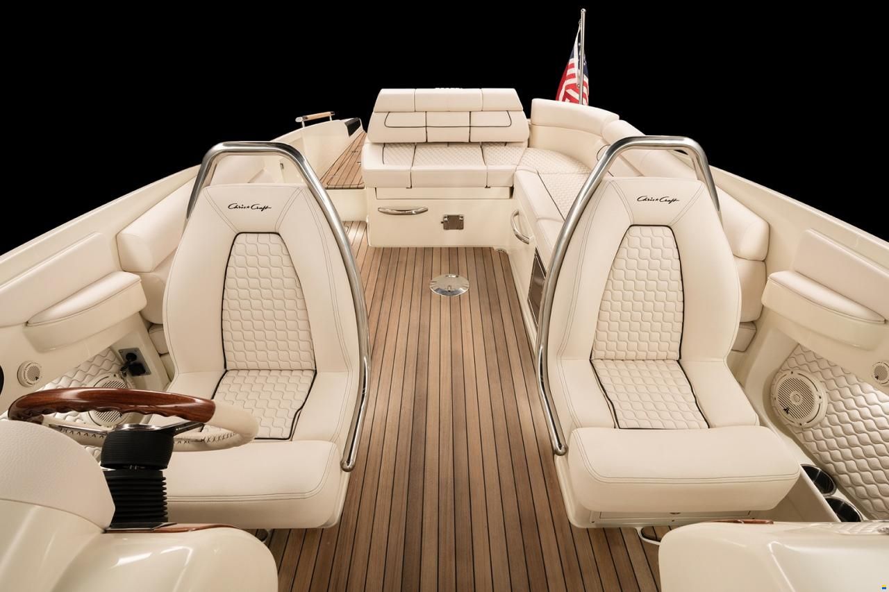 Chris Craft Launch 28 GT Surf