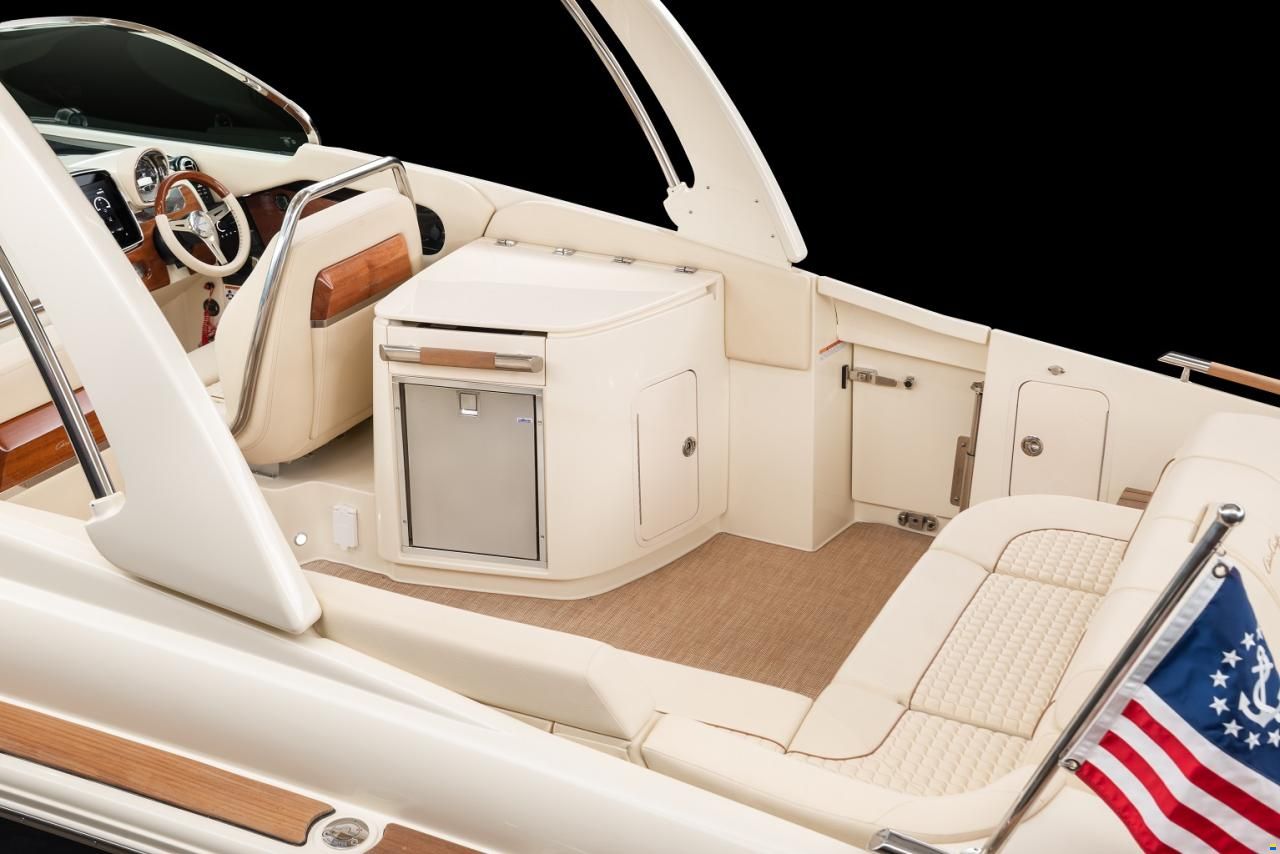 Chris Craft Launch 31 GT Surf