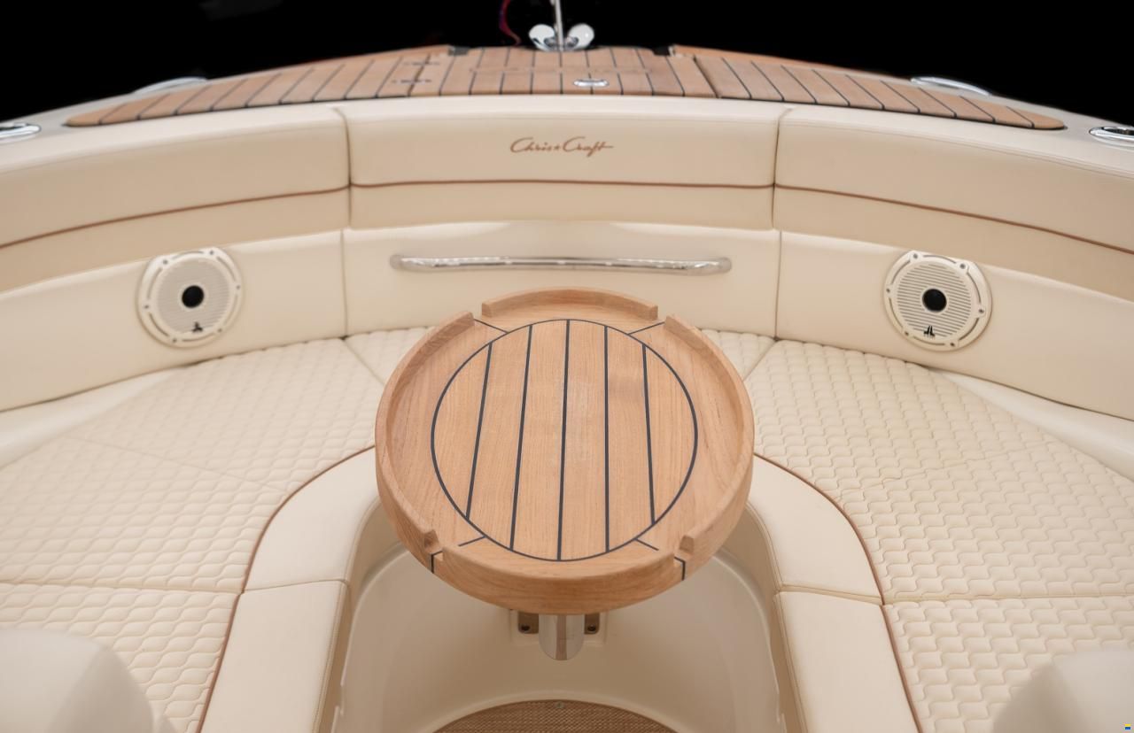 Chris Craft Launch 31 GT Surf