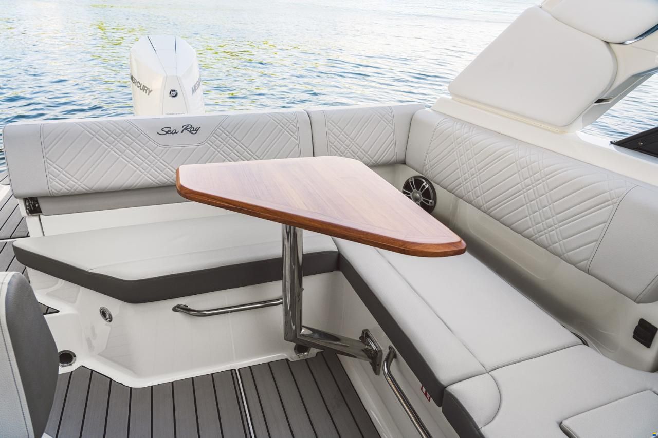 Sea Ray SDX 230 Outbaord Europe