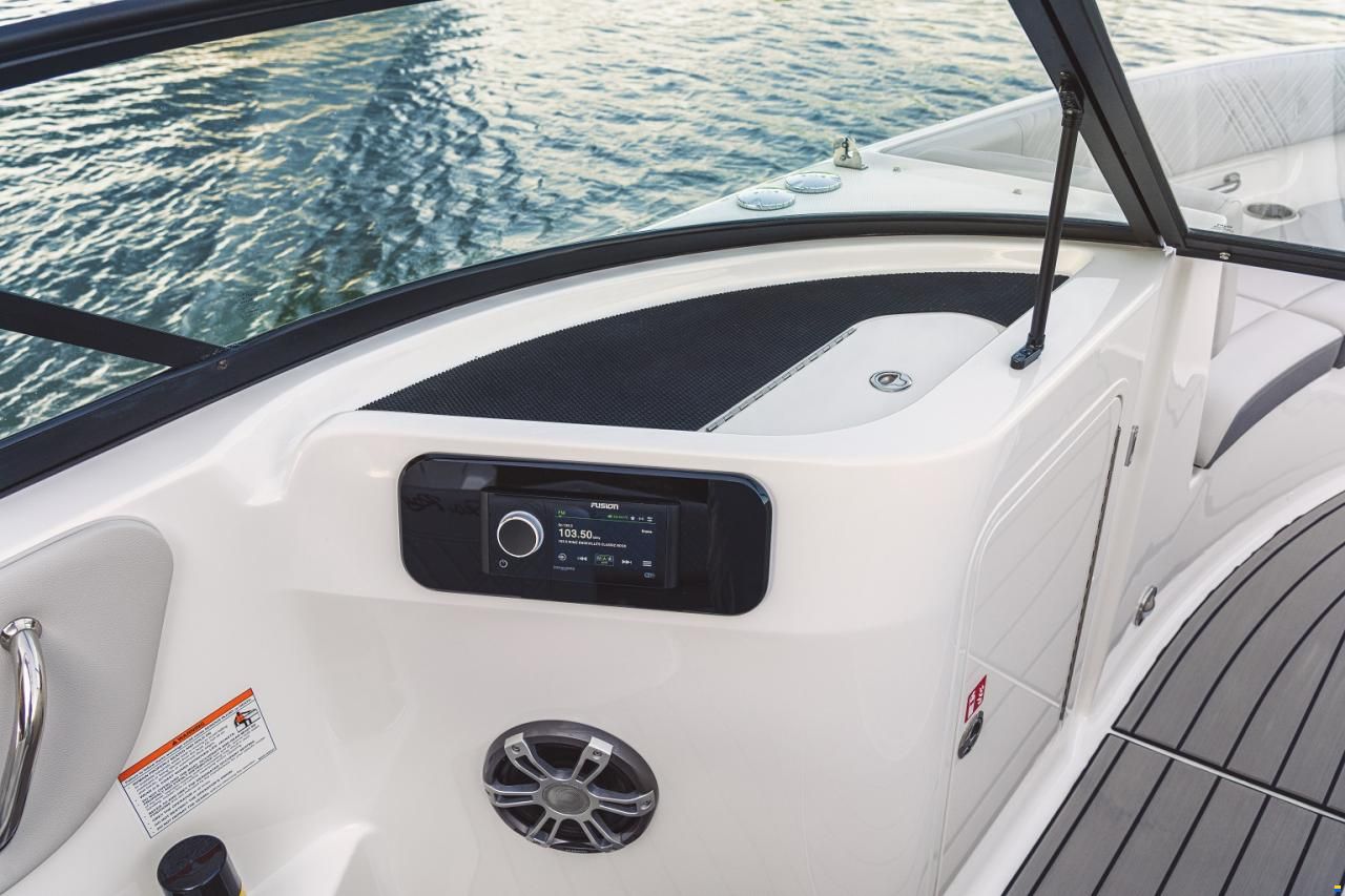 Sea Ray SDX 230 Outbaord Europe