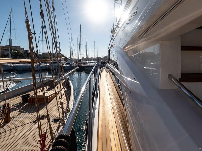 Princess 62