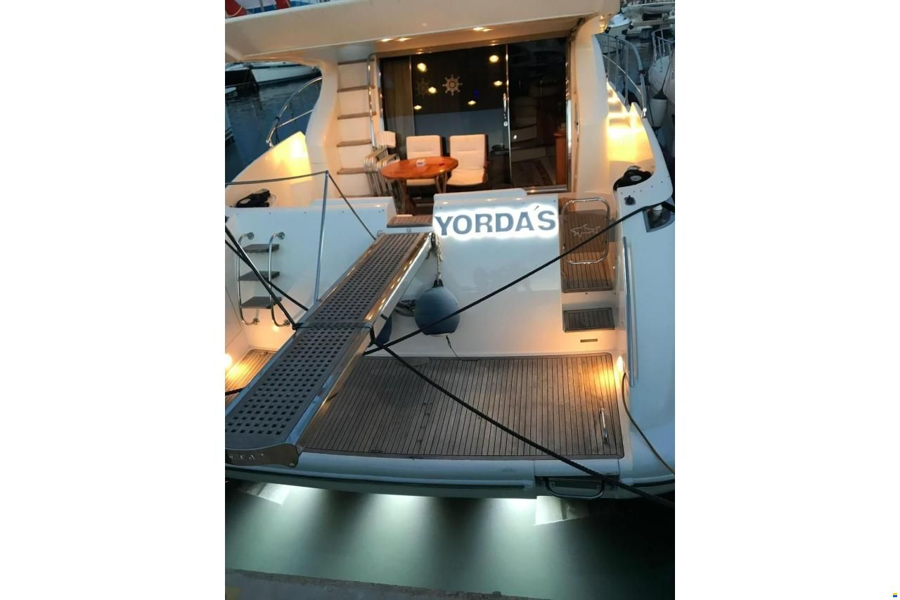 Azimut 55