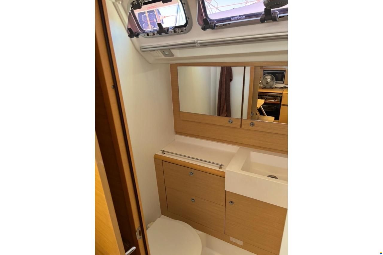 Beneteau First 45