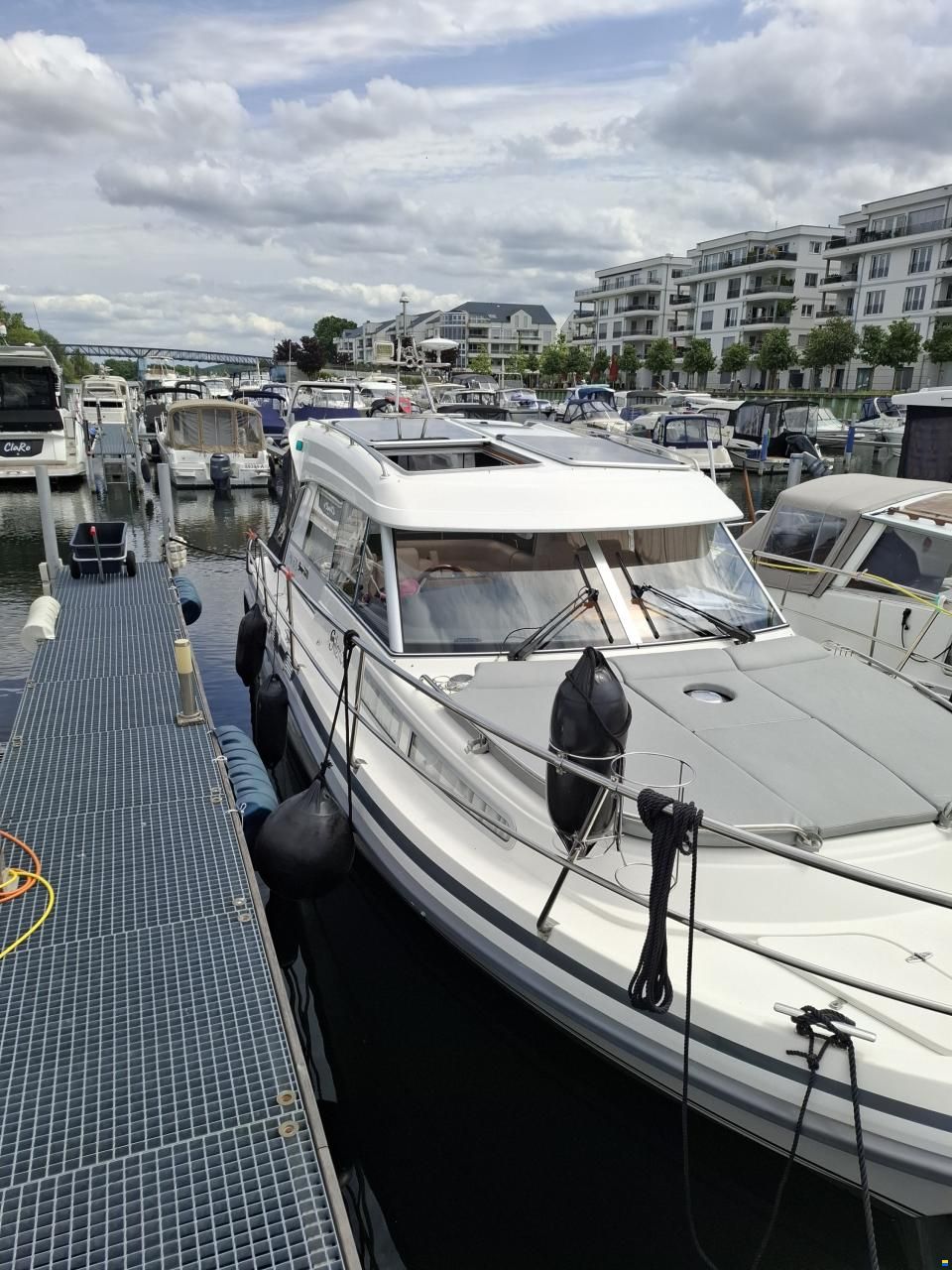 Saga 320 Sun Top