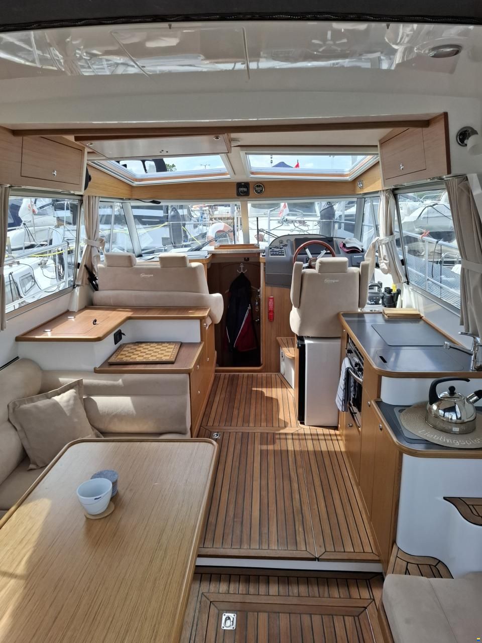 Saga 320 Sun Top