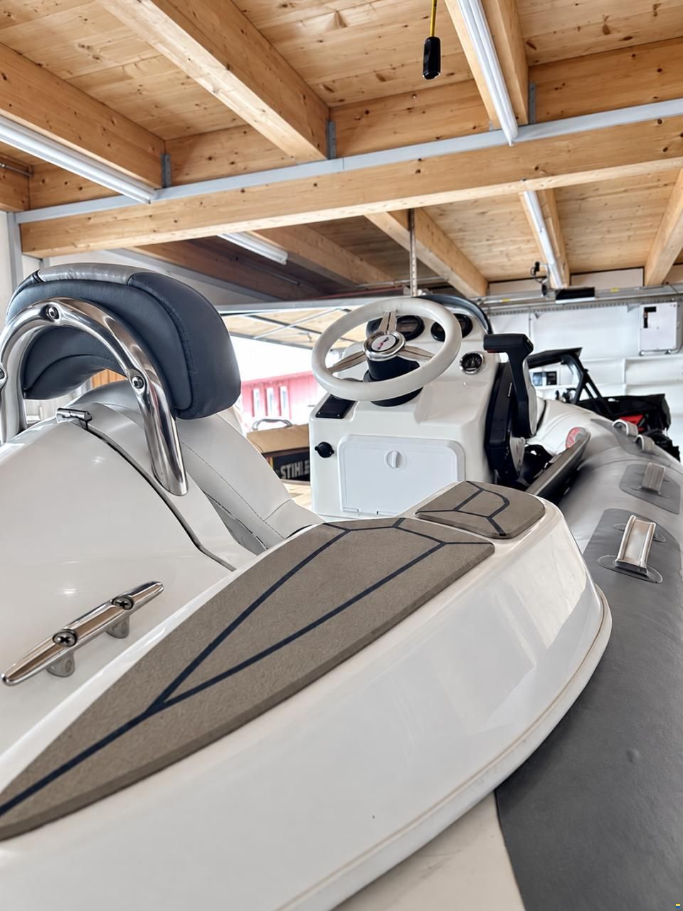 Avon Seaport 440 DL