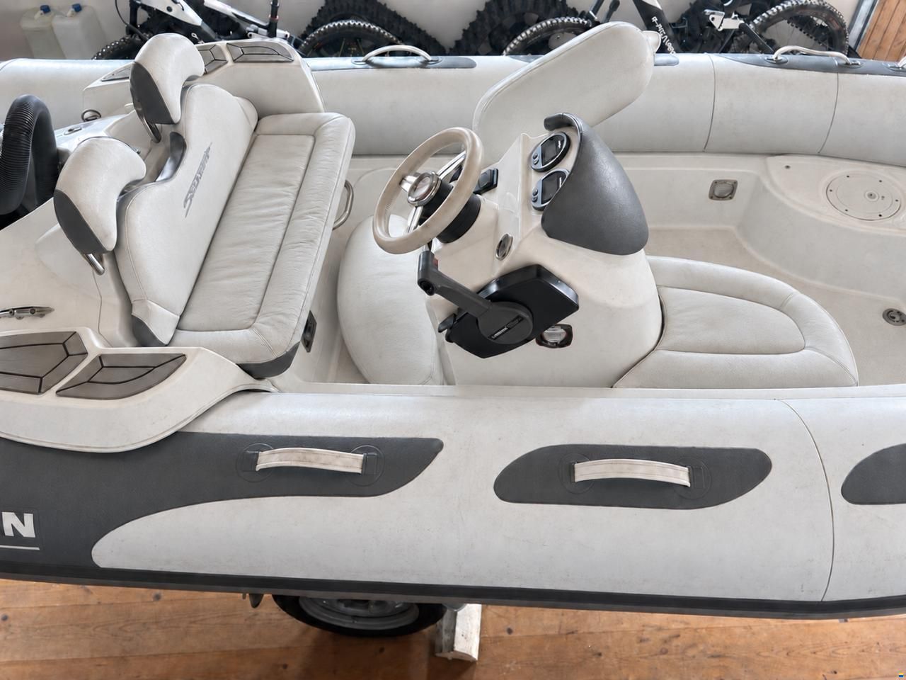 Avon Seaport 440 DL