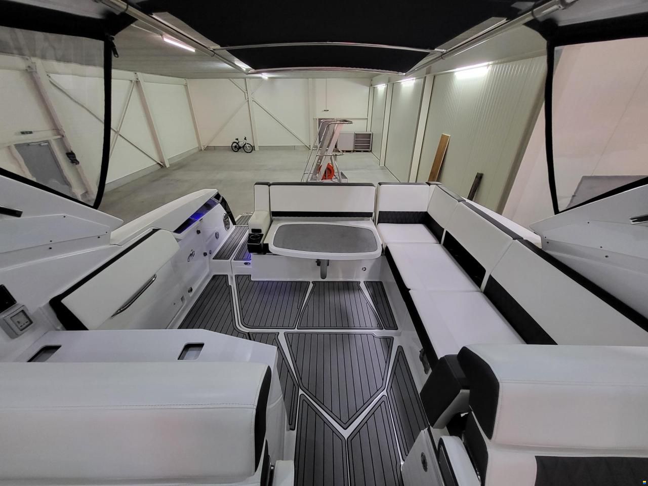 Monterey 378SE Bowrider