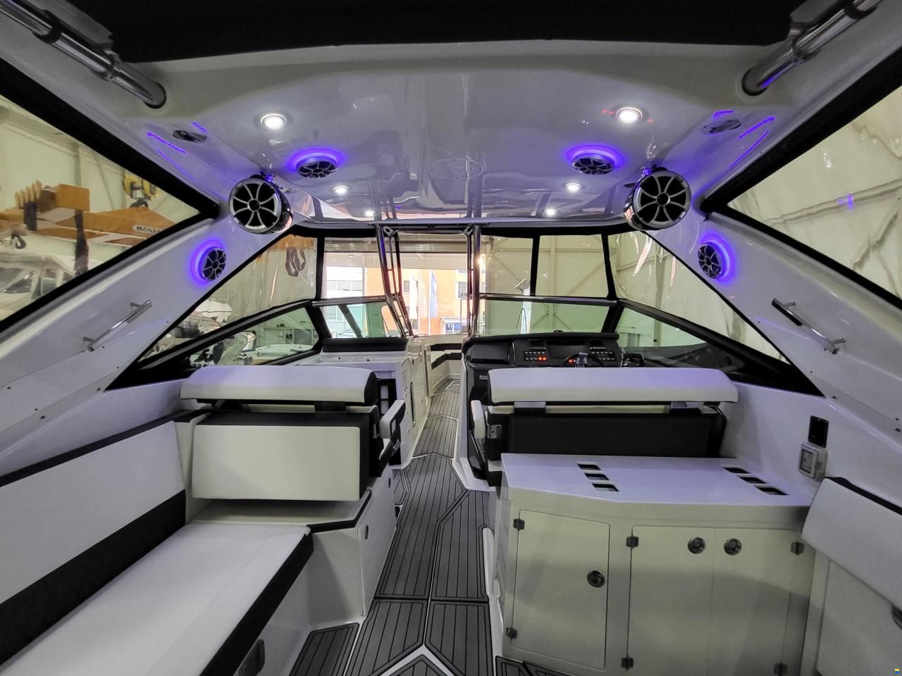 Monterey 378SE Bowrider