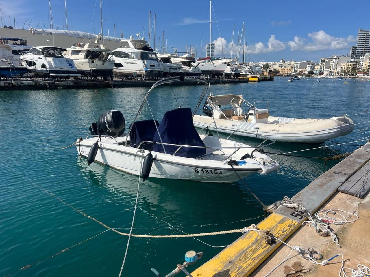 Boston Whaler Dauntless 180