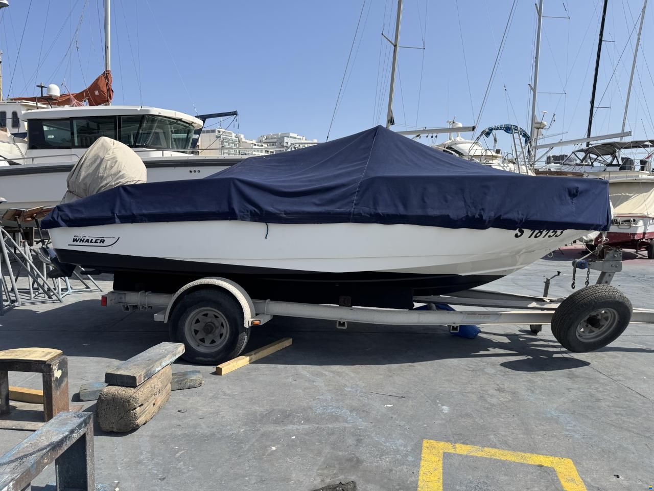 Boston Whaler Dauntless 180