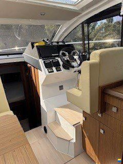 Sealine C330