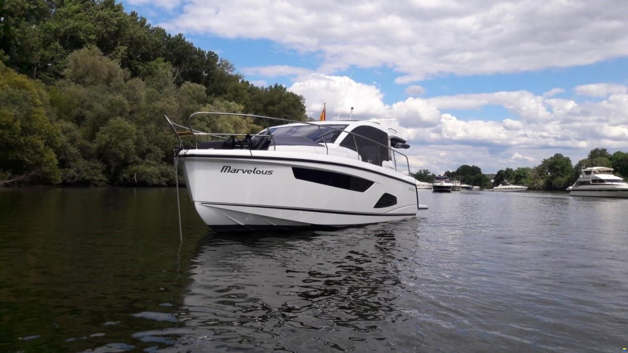 Sealine C330