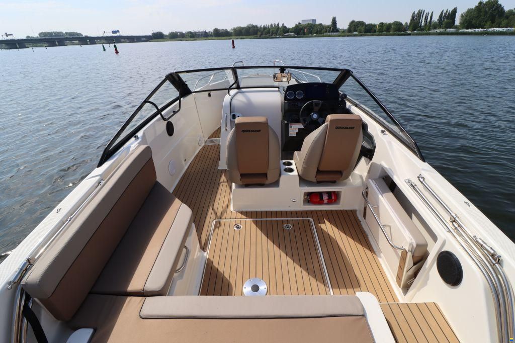 Quicksilver 675 Bowrider