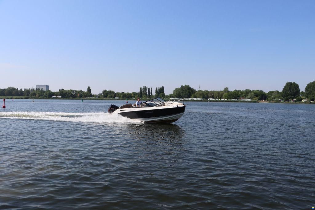 Quicksilver 675 Bowrider