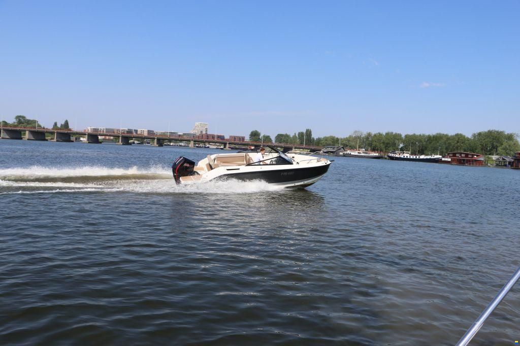 Quicksilver 675 Bowrider