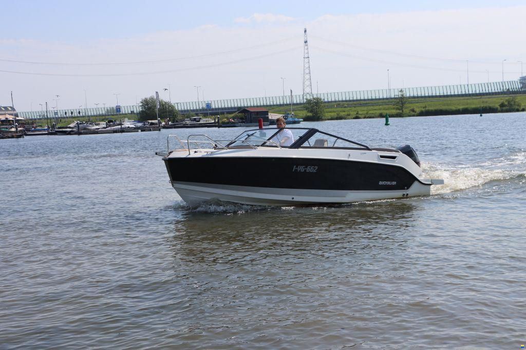 Quicksilver 675 Bowrider