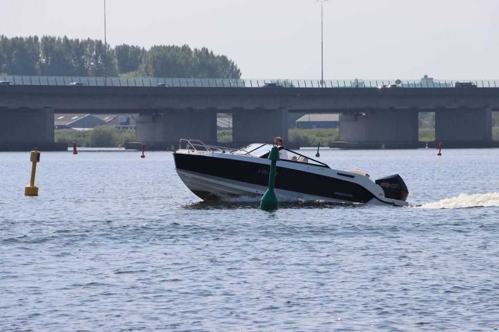 Quicksilver 675 Bowrider