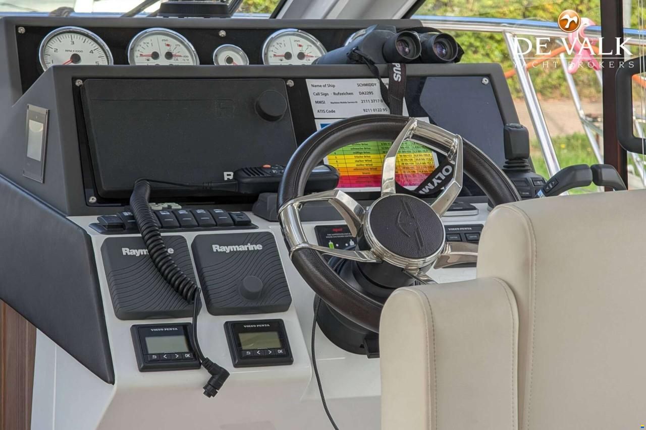 Sealine C330