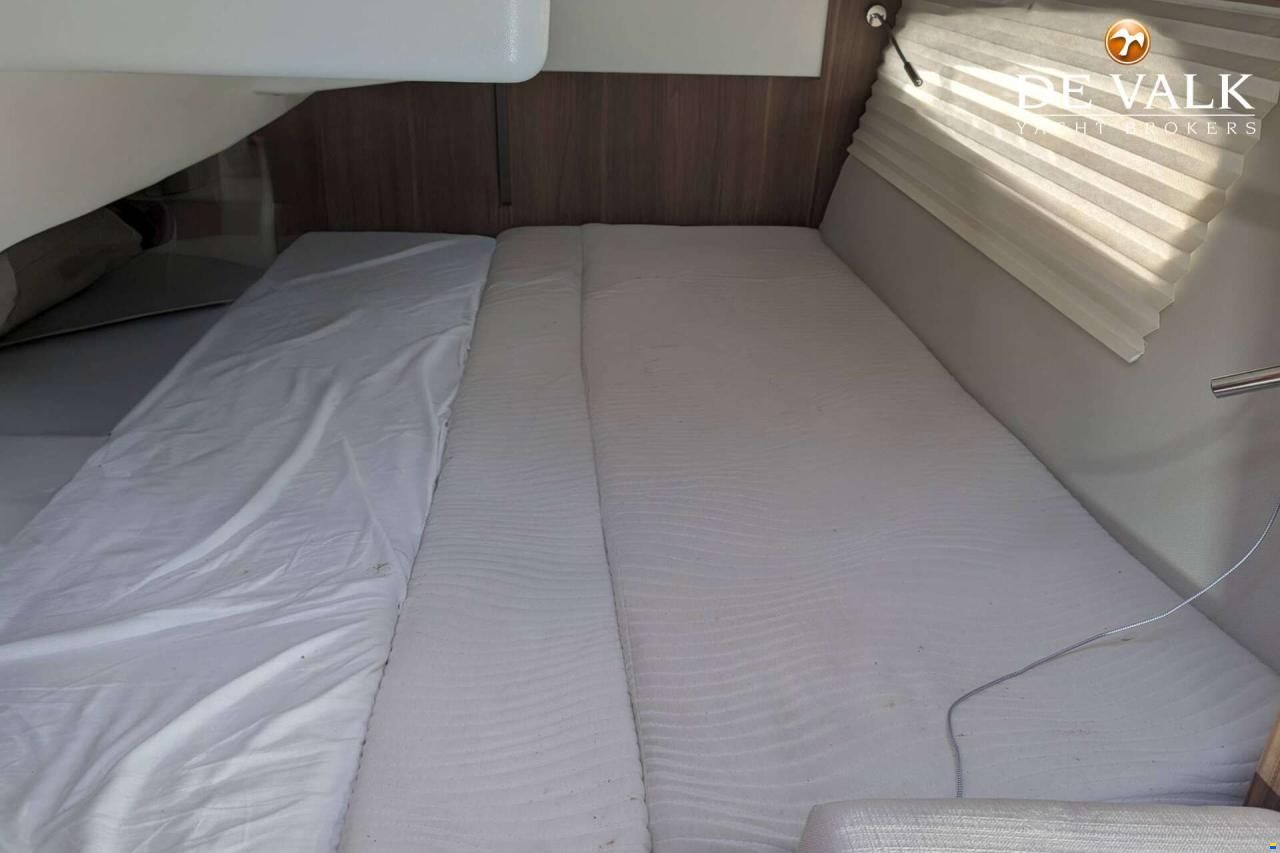 Sealine C330