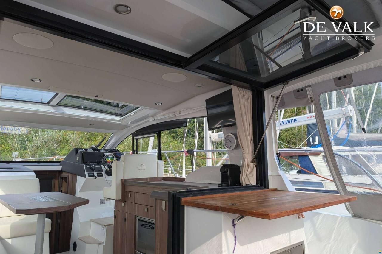 Sealine C330