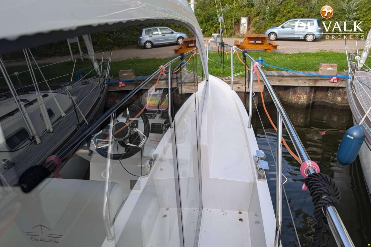 Sealine C330