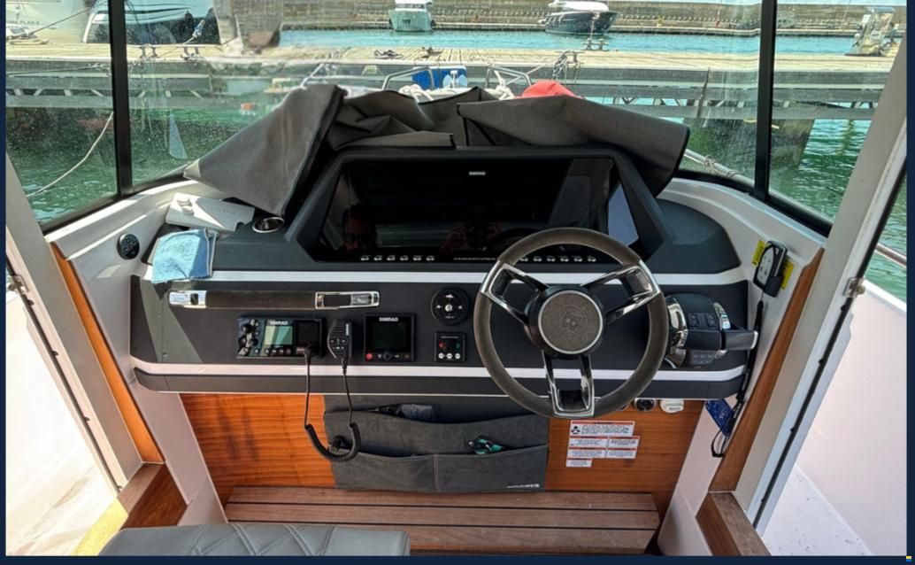 Axopar 28 CABIN BRABUS