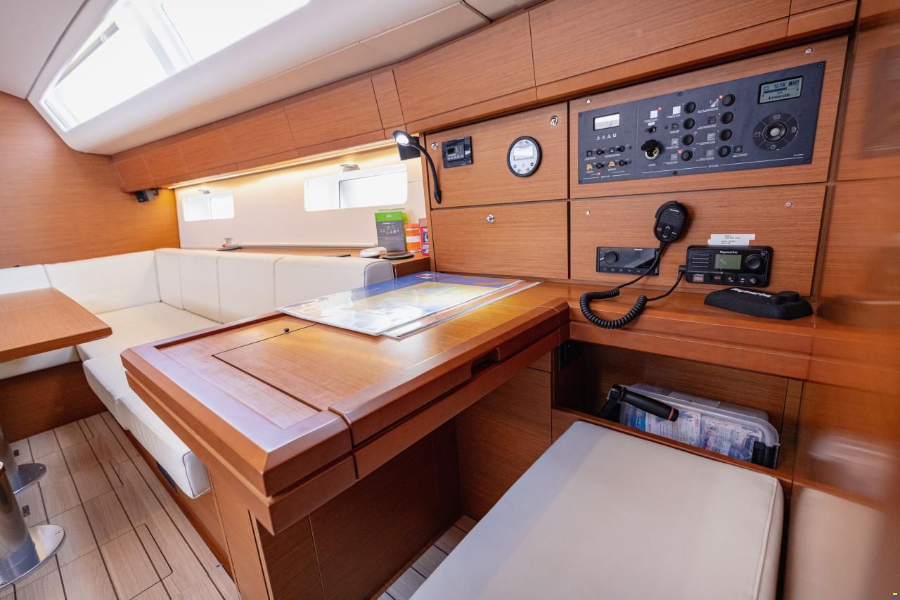 Jeanneau 54