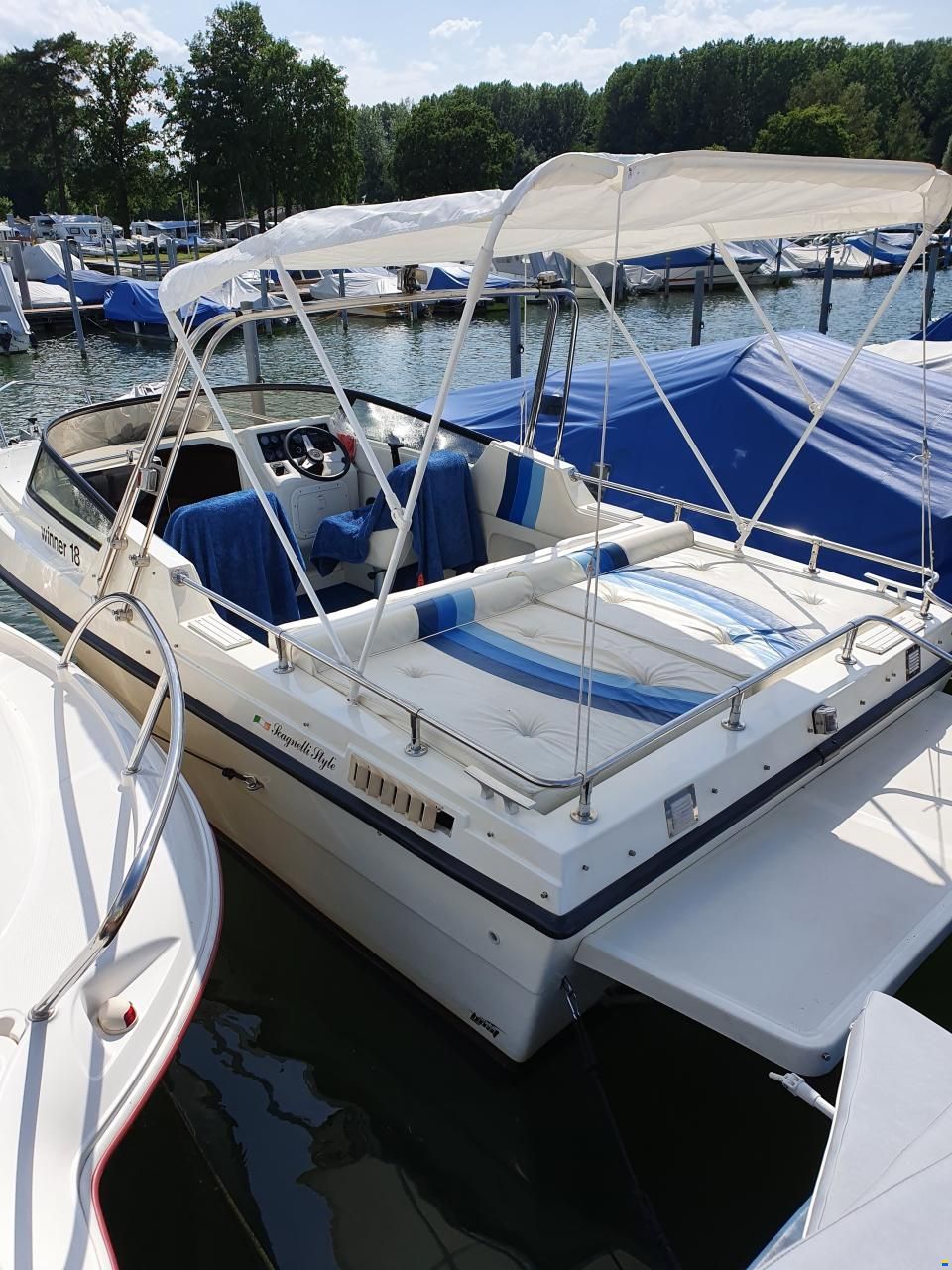 Nova Marine Fiberglass Winner 18