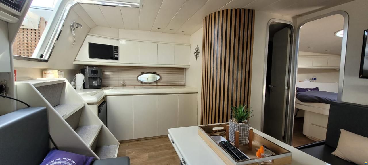 Pershing 40