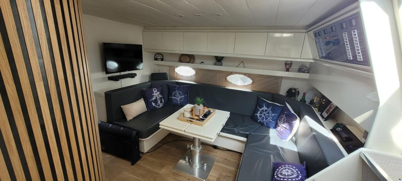 Pershing 40