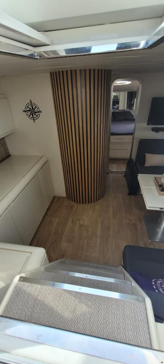 Pershing 40